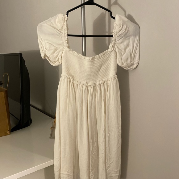 Aritzia Sunday Best Dress - Picture 2 of 2